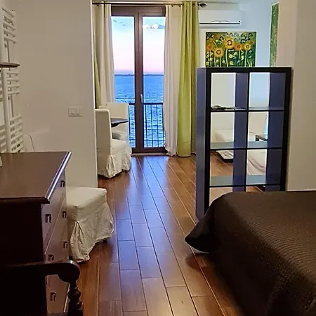 L'isola Aer فندق مبيت وإفطار ليزينا